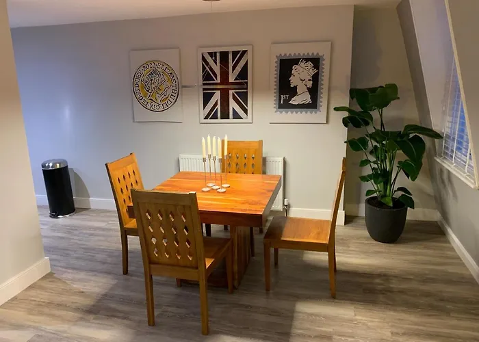 Plymouth City Centre Apartment Near Theatre Royal